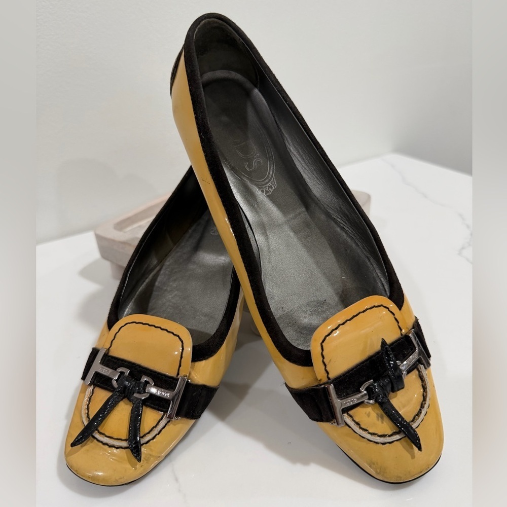 Tod's Size 7 patent loafer ballet flats  Italy Double T silver logo